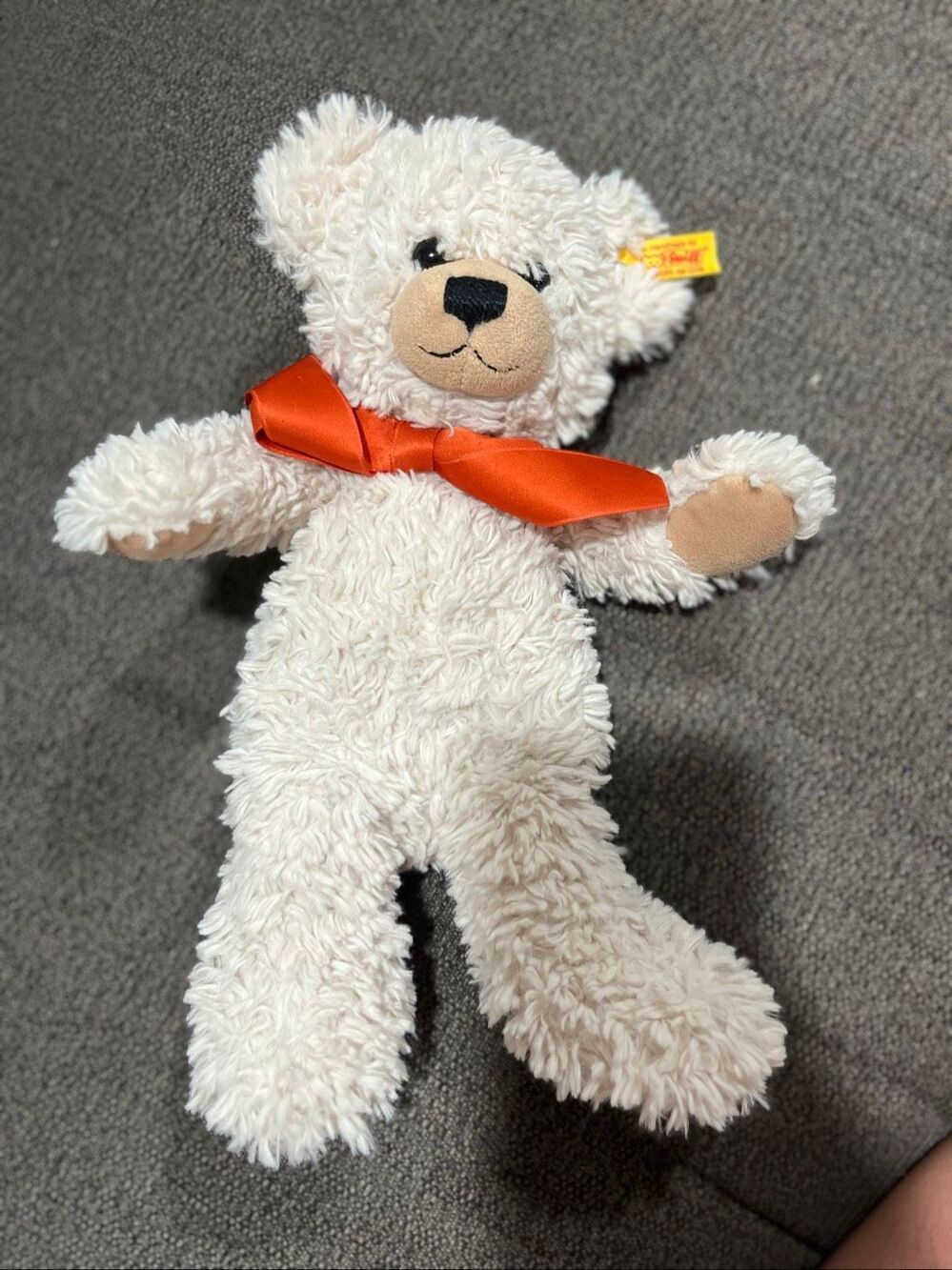 STEIFF DANGLING TEDDY BEAR WHITE #111945 BUTTON EAR LILLY